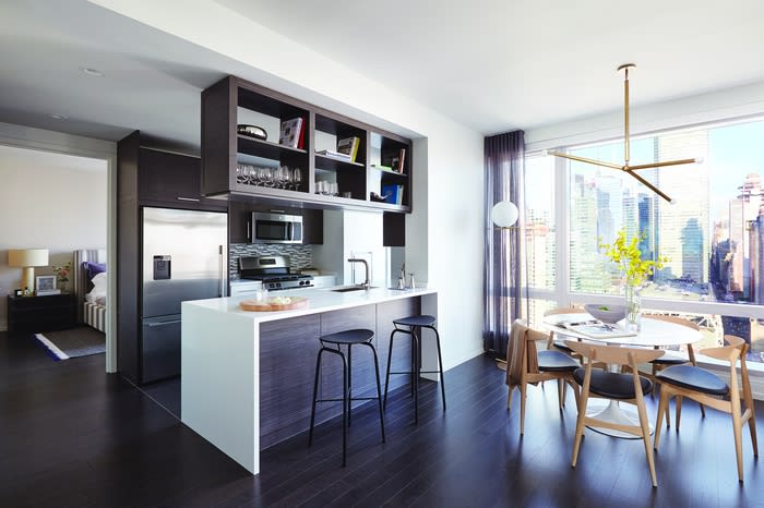 555 10th Ave Apt 48D