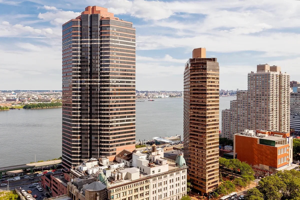 330 East 39th St Apt 27A